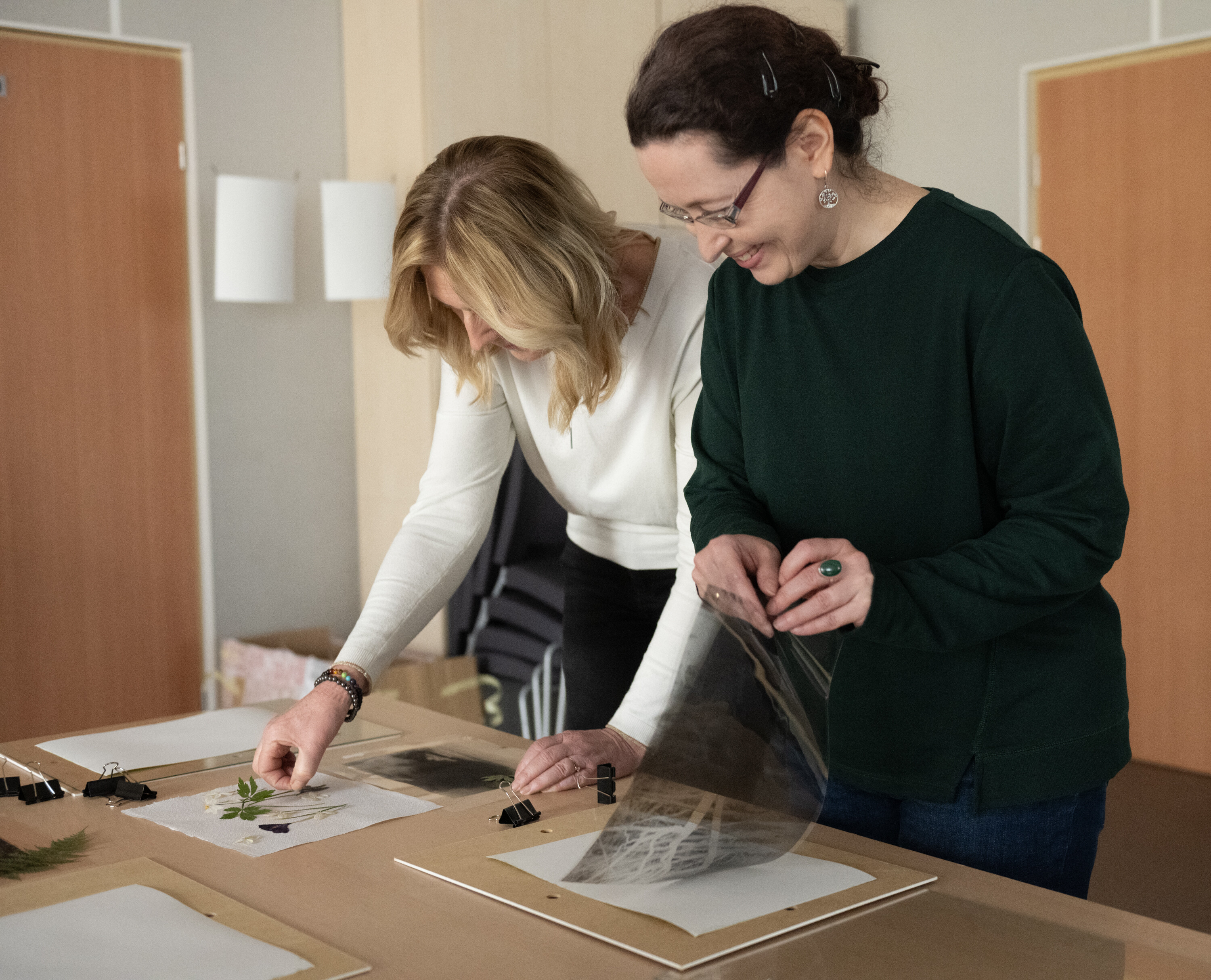 Warsztaty Cyjanotypia z Pauliną Skonieczna w Katowicach 2024 Warsztaty Cyjanotypia zorganizowane przez Radosława Czaplę, Karola Małotę i pracownię drukFineArt.pl w MDK Bogucice-Zawodzie w Katowicach 2024. Prowadząca warsztaty Paulina Skonieczna.